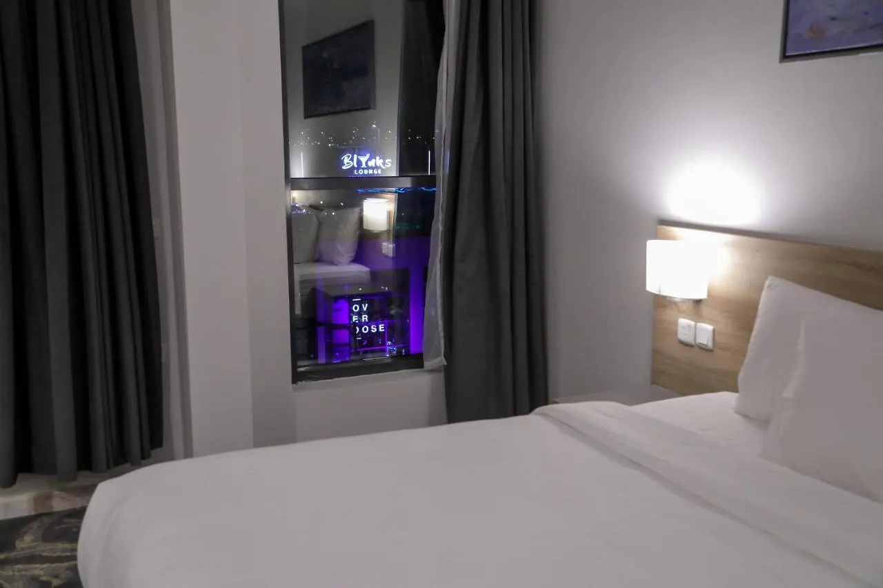 Laten Suites Al Salim Plaza Jeddah Hotel