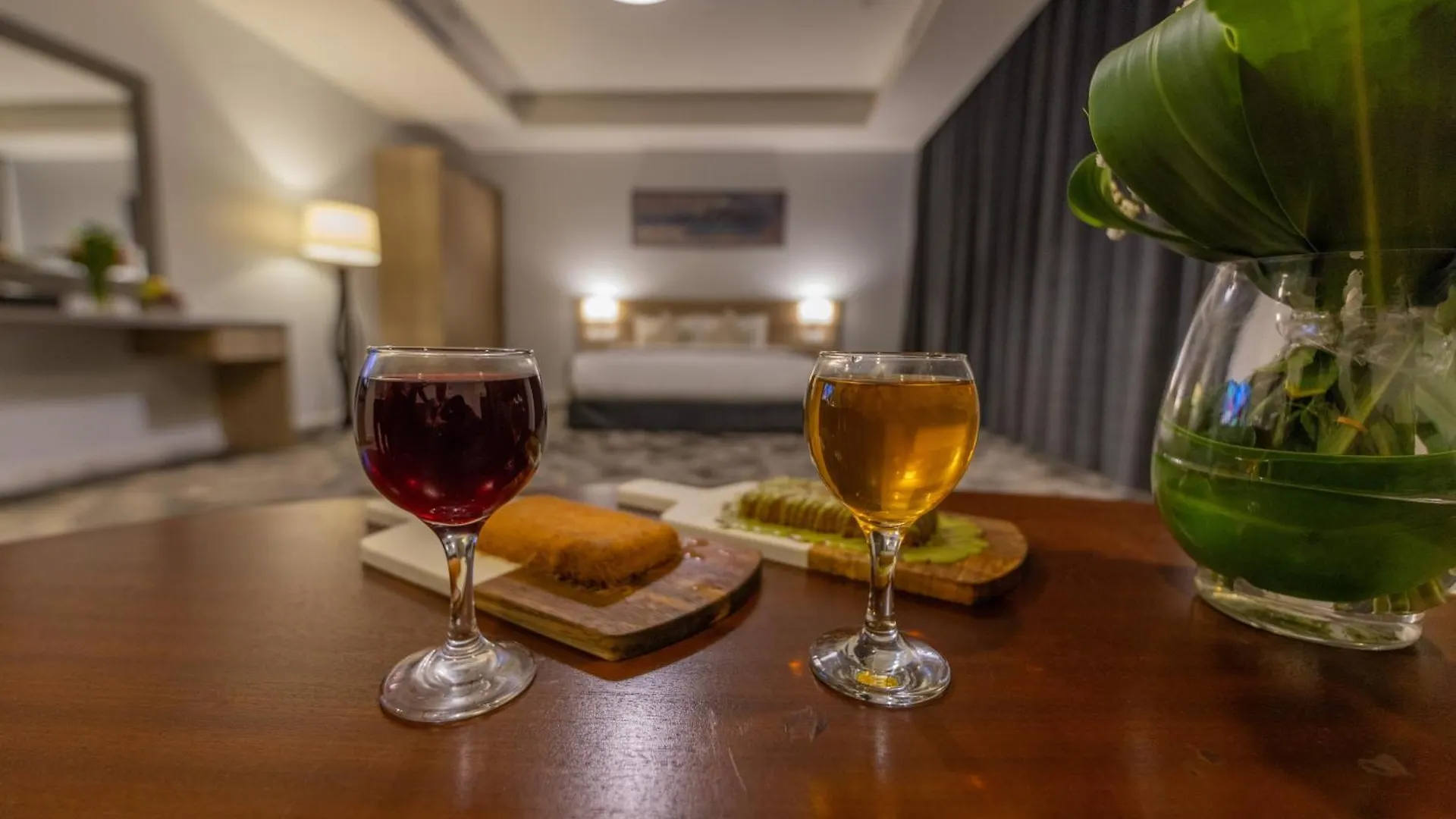 Laten Suites Al Salim Plaza Jeddah Hotel