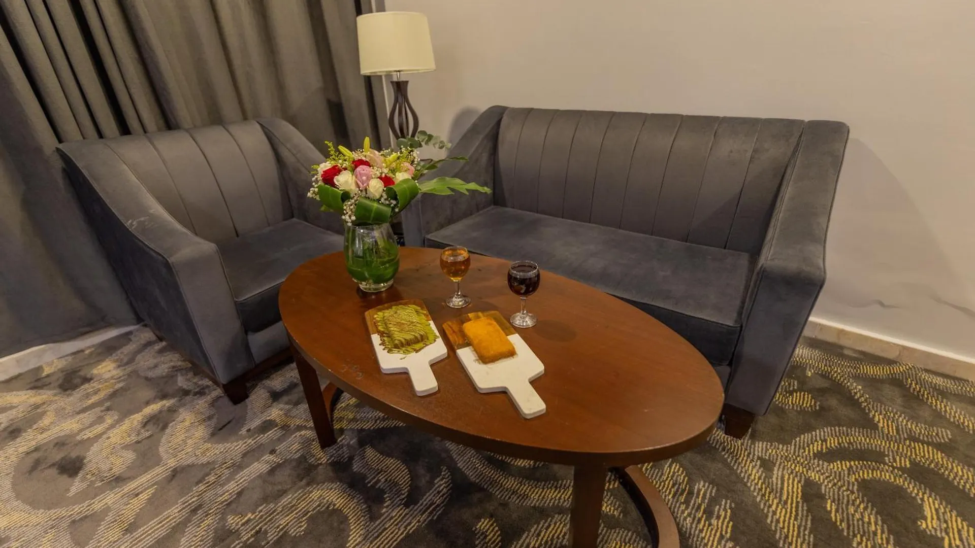 Laten Suites Al Salim Plaza Jeddah Hotel