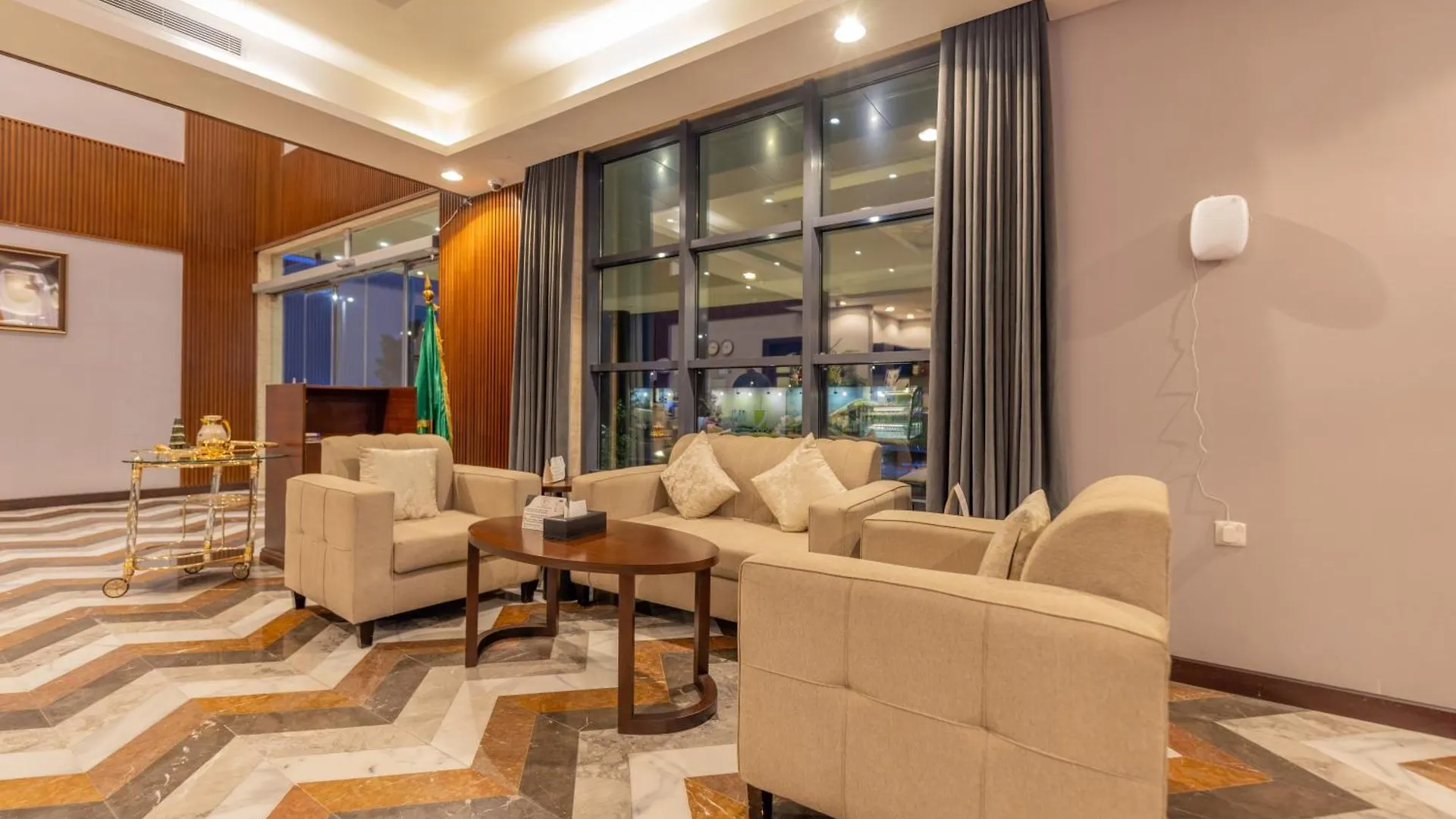 Laten Suites Al Salim Plaza Cidde Otel